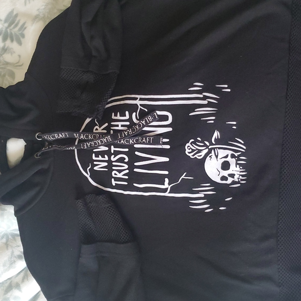 BlackCraft Black Hoodie with Tombstone Classic Graphic "Never Trust The Living" - Picture 9 of 14